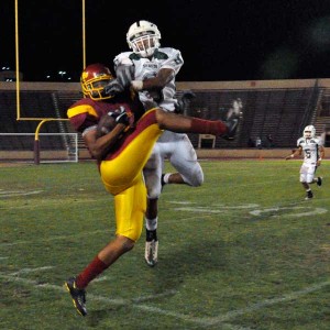 City College receiver Robert Rogers makes a great catch on Sept. 19 during the fourth quarter against Shasta College.<br /><i>Jana Hendler</i>