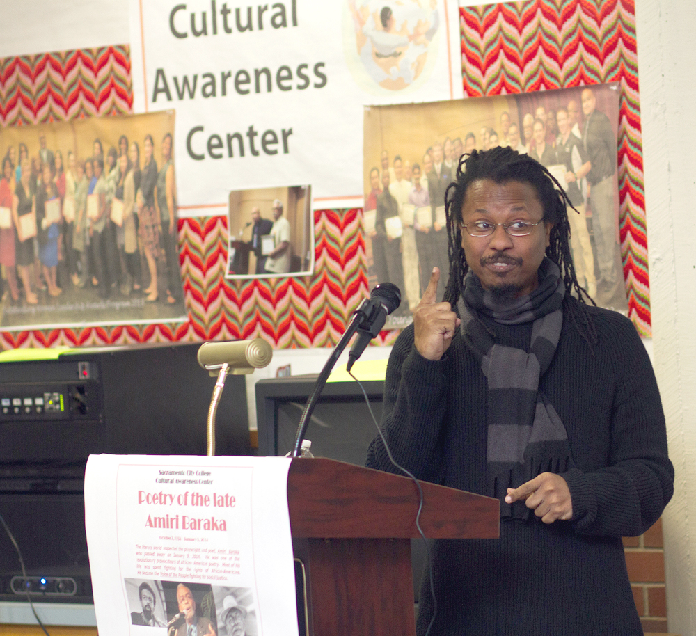 City+College+alumni+poet+Lawrence+Dinkins+Jr.+hosts+Poetry+of+the+Late+Amiri+Baraka+Feb.+25+in+the+Cultural+Awareness+Center.++Dikins+and+other+students+recited+Barakas+poetry+and+shared+his+or+her+own+poetry+aloud+as+well.+Photo+by+Tamara+M.+Knox+%7C+Online+Photo+Editor+%7C+tmrknox%40gmail.com