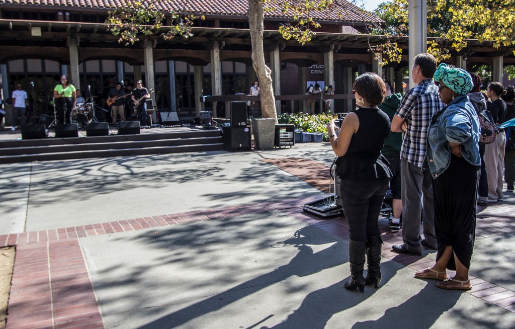Students gather in the quad to listen the singers that take the stage outside of City College's Student Center Oct. 13. Jessie Rooker | jessierookerexpress@gmail.com
