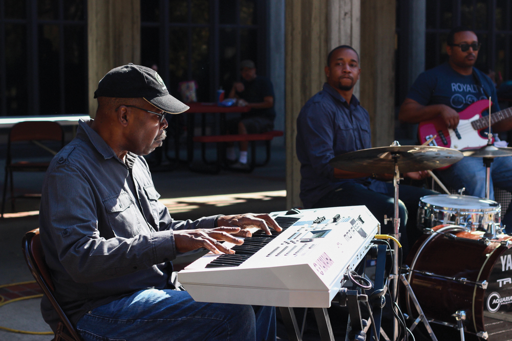 Reggie Graham performs at SCC, featuring Lem McEwen on drums and Brandon Kendricks on bass. (Photo by William Grubb)