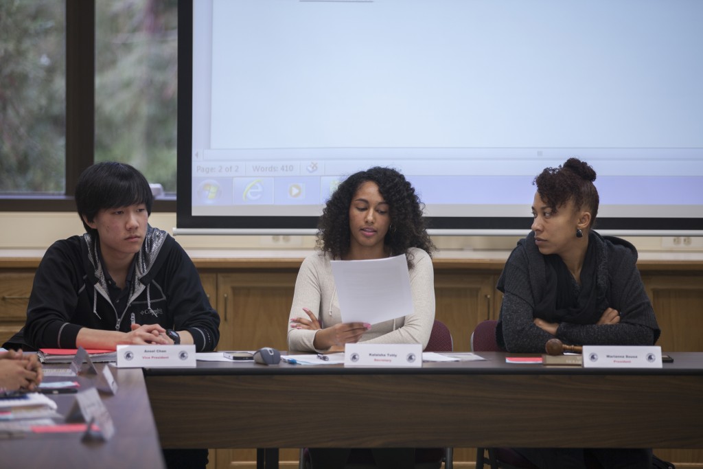 City College student Vice President Ansel Chan, (left) Kalaisha Tetty Secretary, and student president Mariana Sousa sit down with fellow students to discuss the Spring semester events, at today’s Round Up Meeting on March 6, 2016.  Vanessa S. Nelson, Print Photo Editor. | vanessanelsonexpress@gmail.com