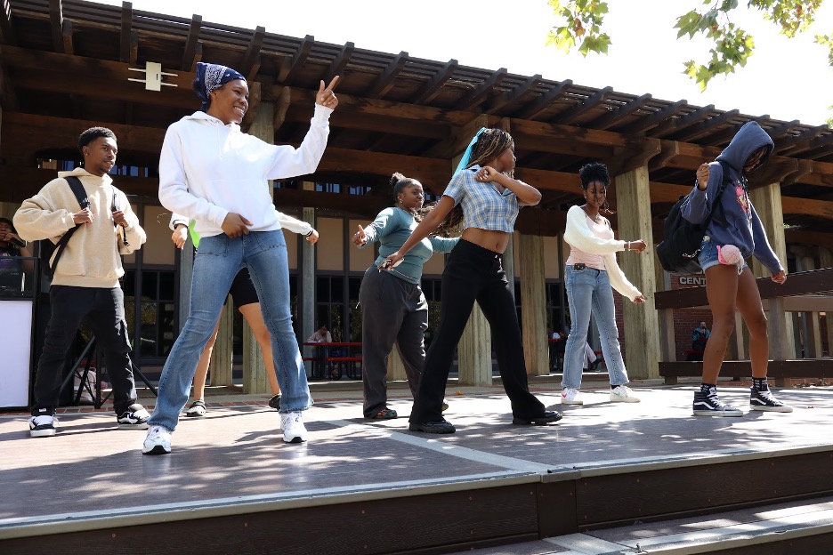 Photo of the day: Students dance during welcome back event