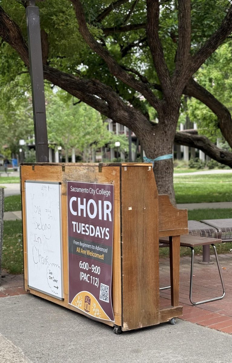Piano sits in the quad looking to not only inspire students to play, but to join the choir program.